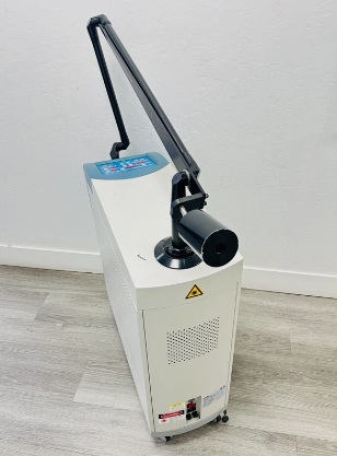 Max Frequency doubled Q-Switched Nd-YAG Laser SPECTRA-QT